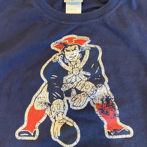 Reebox Vintage NFL Collection Shirt -- Patriots! - Picture 2 of 3